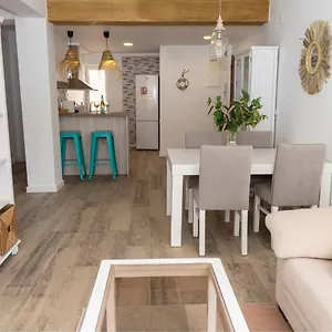 https://amplio-apartamento-luminoso-en-el-centro-puerto.1costadelsol.com